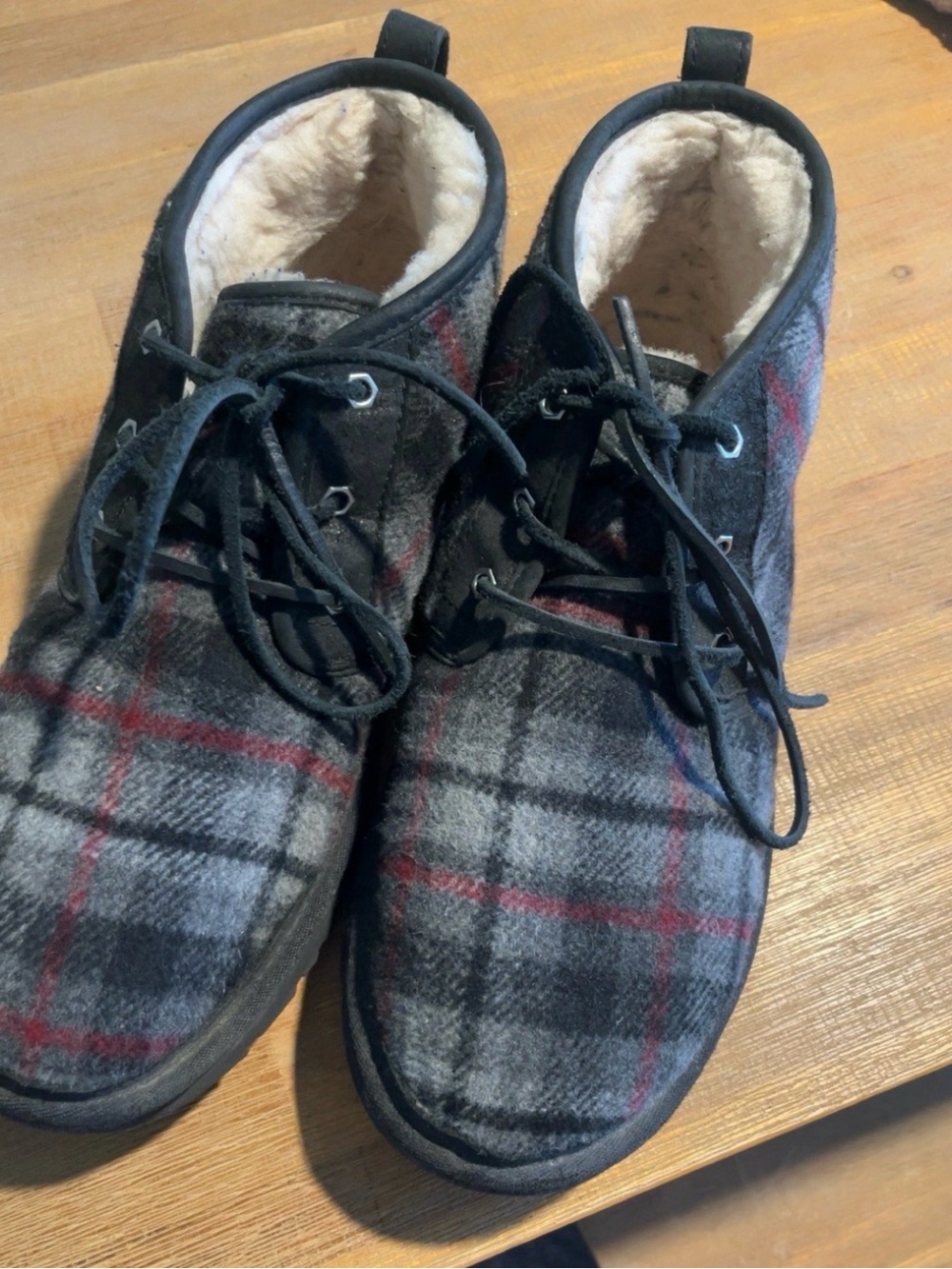 UGG Men's Plaid Chukka Boots - Black/Gray/Red